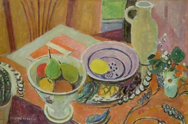 Cerámica y Fruta en una Mesa
